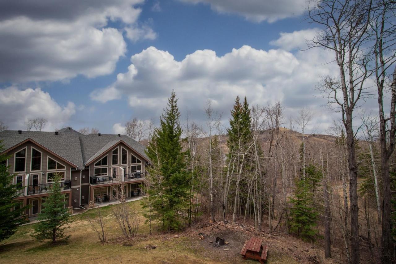 Elkwater Lake Lodge And Resort Exterior foto