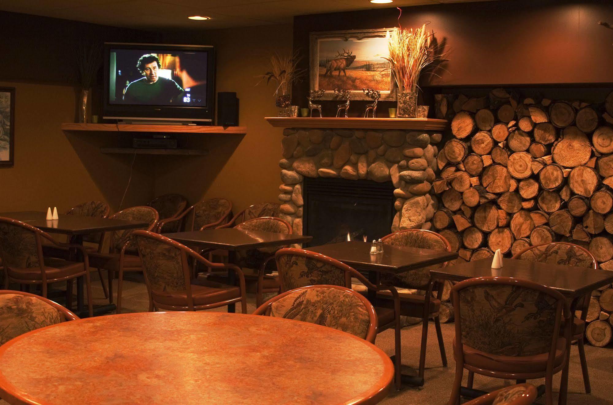 Elkwater Lake Lodge And Resort Exterior foto